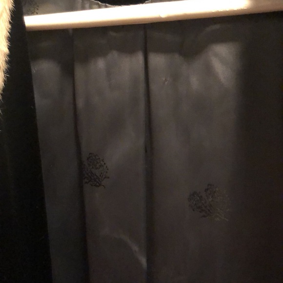 Gorgeous black high-quality velvet vintage fur-trimmed full length coat.ptp 20” - Picture 10 of 10